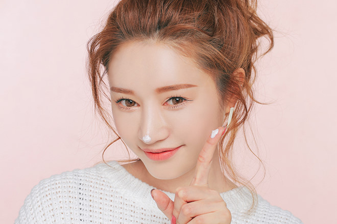 Những sai lầm có thể 'hủy hoại' làn da vào mùa đông Eh160408pore31477291305442